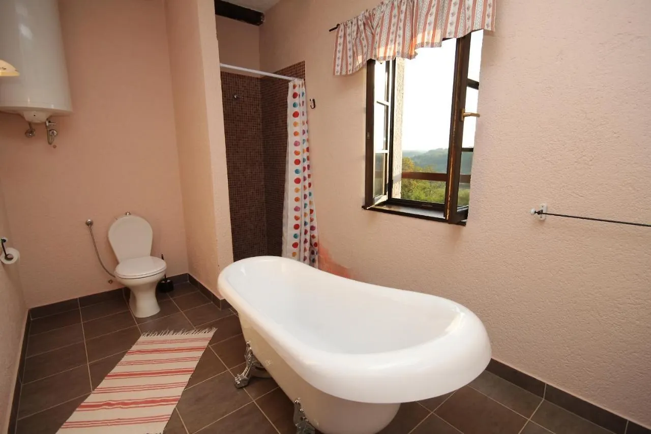 Luxury Villa With A Swimming Pool Skrapi, Central Istria - Sredisnja Istra - 7524 Brajkovici  0*, Brajkovici (Pazin)
